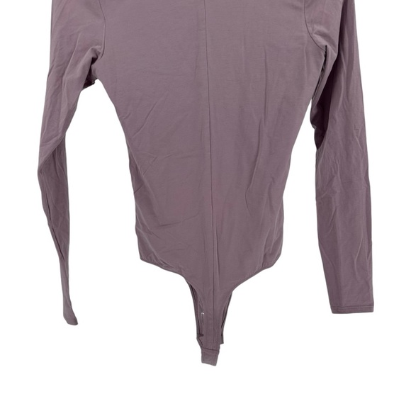 Everlane Long-Sleeve V-Neck Bodysuit T-Shirt Dusty Lavender size Small NWT - Picture 8 of 12